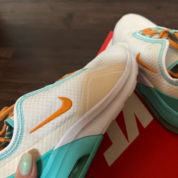 Nike! Shoes π - Picture 9 of 10